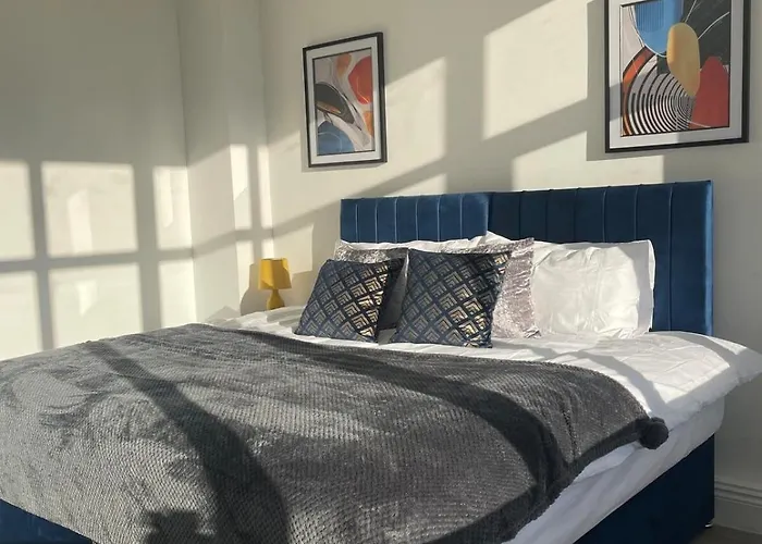 2 Bedroom Apartment - Flitwick - Contractor Friendly - Tourist Ready - Full Kitchen - Wifi - Smart Tv - Sofa Bed - Free Parking - Ideal For Short Or Long Stays