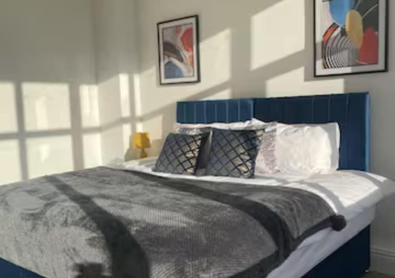 2 Bedroom - Flitwick - Contractor Friendly - Tourist Ready - Full Kitchen - Wifi - Smart Tv - Sofa Bed - Free Parking - Ideal For Short Or Long