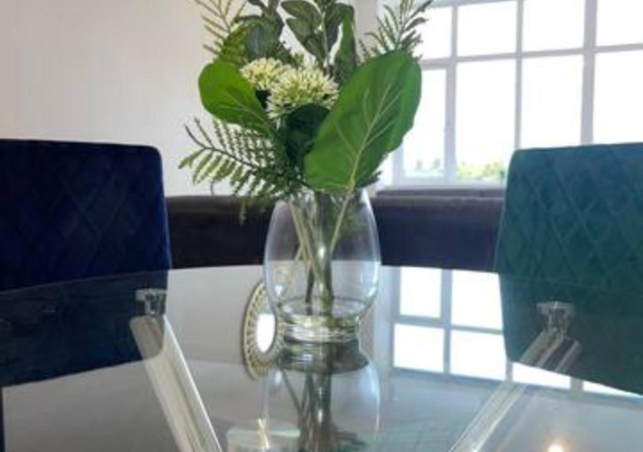 2 Bedroom - Flitwick - Contractor Friendly - Tourist Ready - Full Kitchen - Wifi - Smart Tv - Sofa Bed - Free Parking - Ideal For Short Or Long Apartment Flitwick (Bedfordshire)