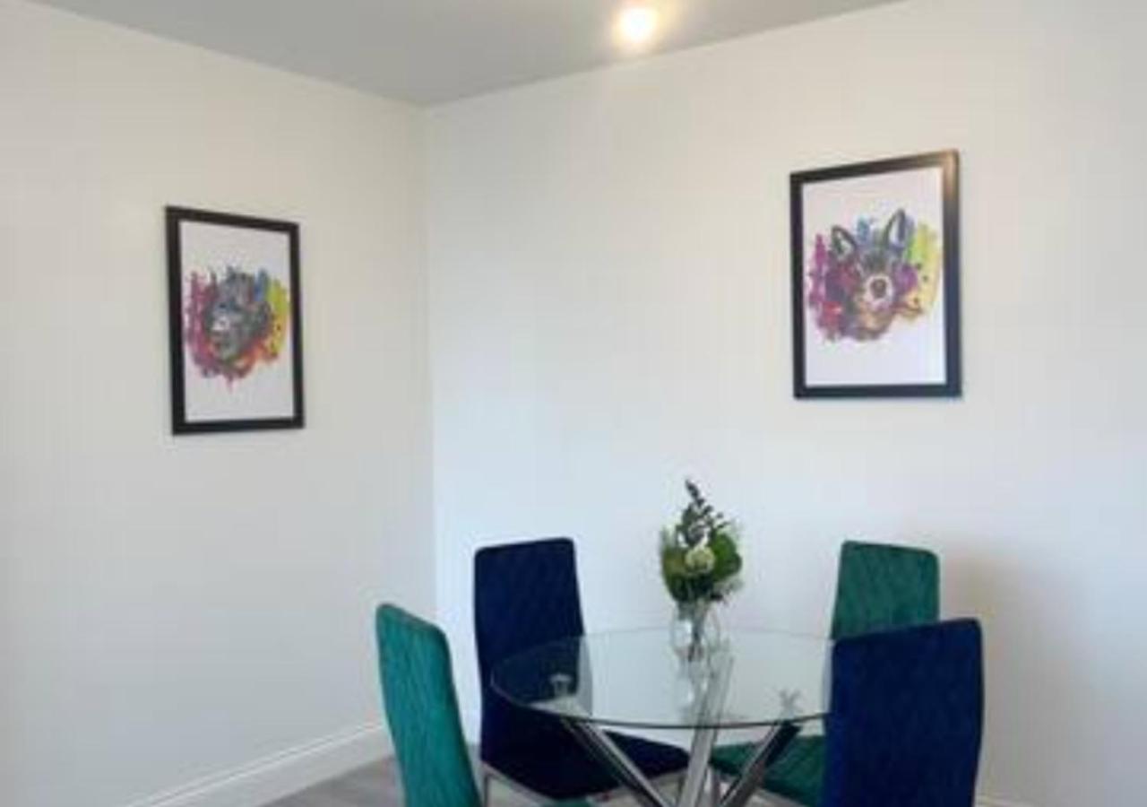 Apartment 2 Bedroom - Flitwick - Contractor Friendly - Tourist Ready - Full Kitchen - Wifi - Smart Tv - Sofa Bed - Free Parking - Ideal For Short Or Long Flitwick (Bedfordshire)