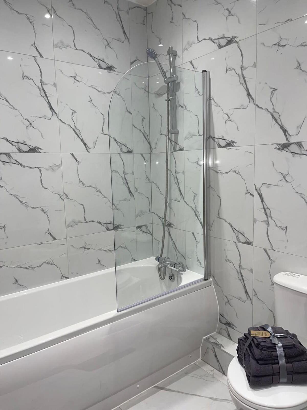 Apartamento 2 Bedroom - - Contractor Friendly - Tourist Ready - Full Kitchen - Wifi - Smart Tv - Sofa Bed - Free Parking - Ideal For Short Or Long