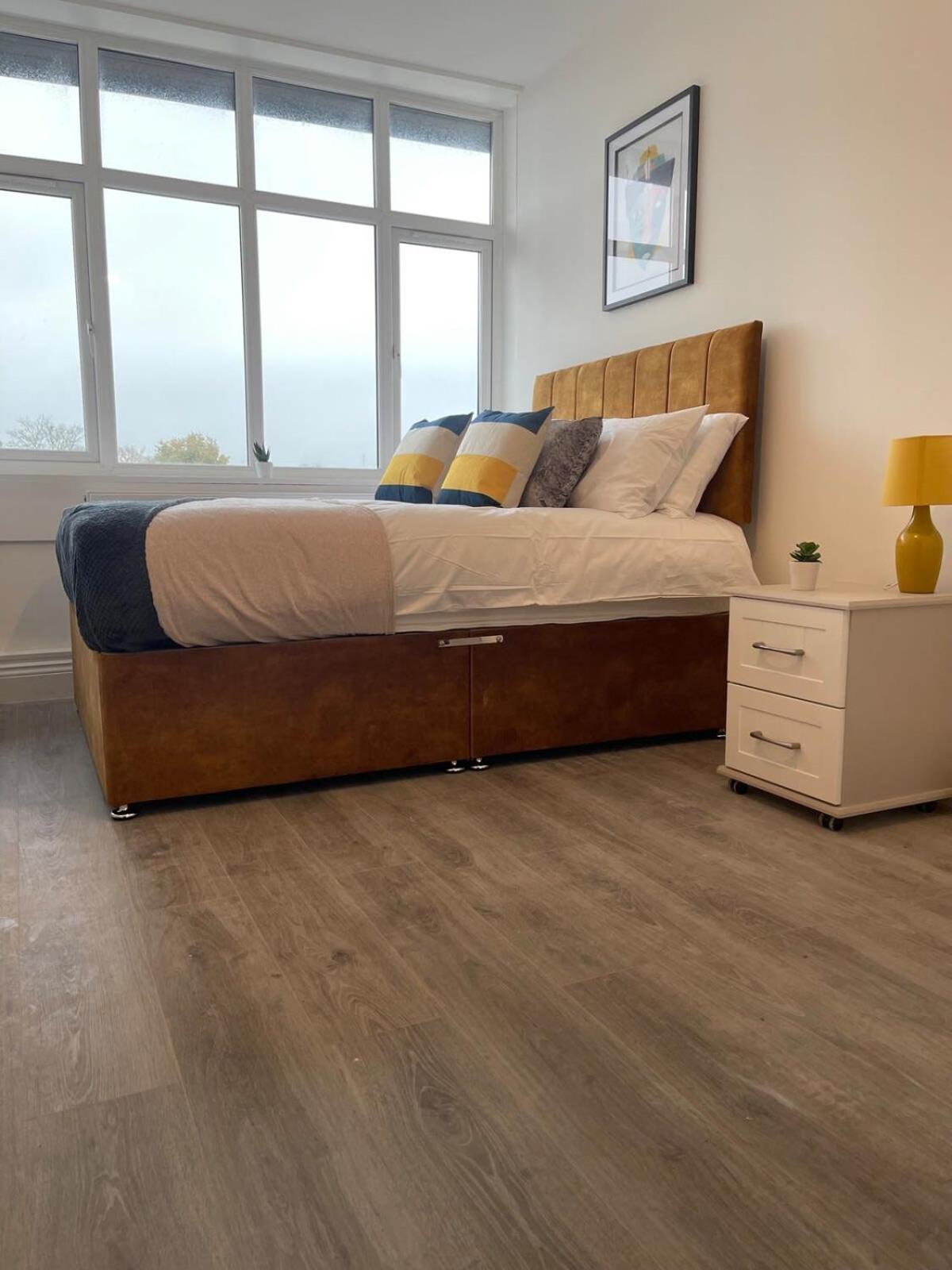 2 Bedroom - - Contractor Friendly - Tourist Ready - Full Kitchen - Wifi - Smart Tv - Sofa Bed - Free Parking - Ideal For Short Or Long